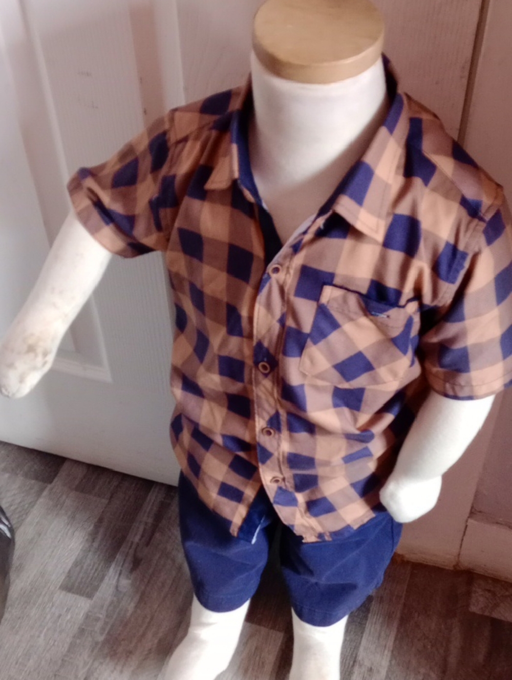 Old Navy Tan and Blue Short-Sleeve Check Button-Down Shirt Nomad Size 6